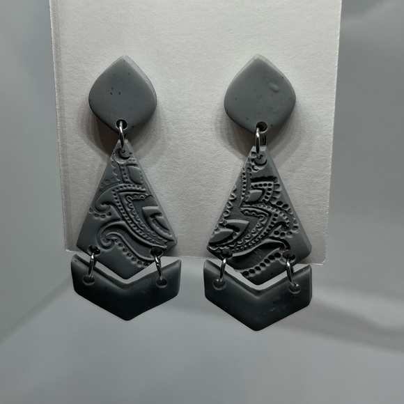 NWT Handmade Clay Earrings - Picture 7 of 9
